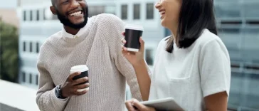 كيف يتحدث الرجال ذوو القيمة العالية مع النساء